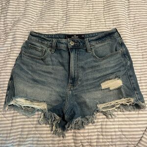 hollister medium wash high rise mom shorts size 28